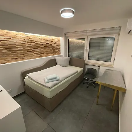 Aviators - Premium Guest house Strausberg